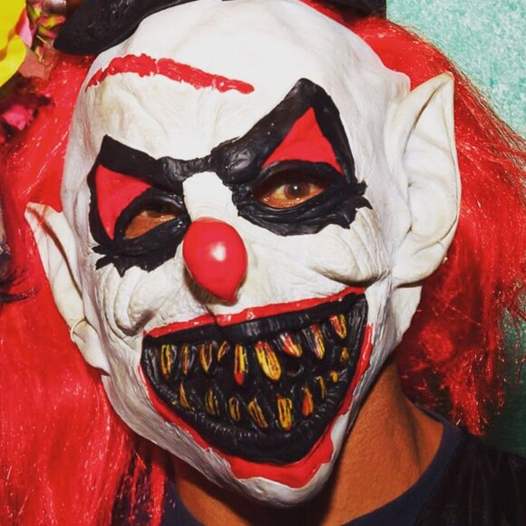🎪 Carver the Killer Clown Costume (Adult Medium) - Picture 8 of 16